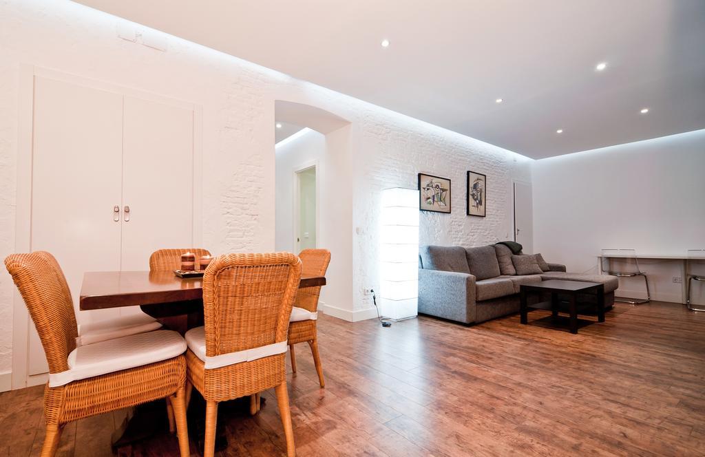 Apartamento Retiro Madrid Bagian luar foto
