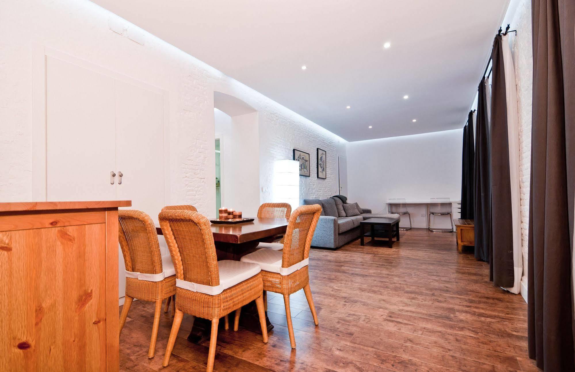 Apartamento Retiro Madrid Bagian luar foto