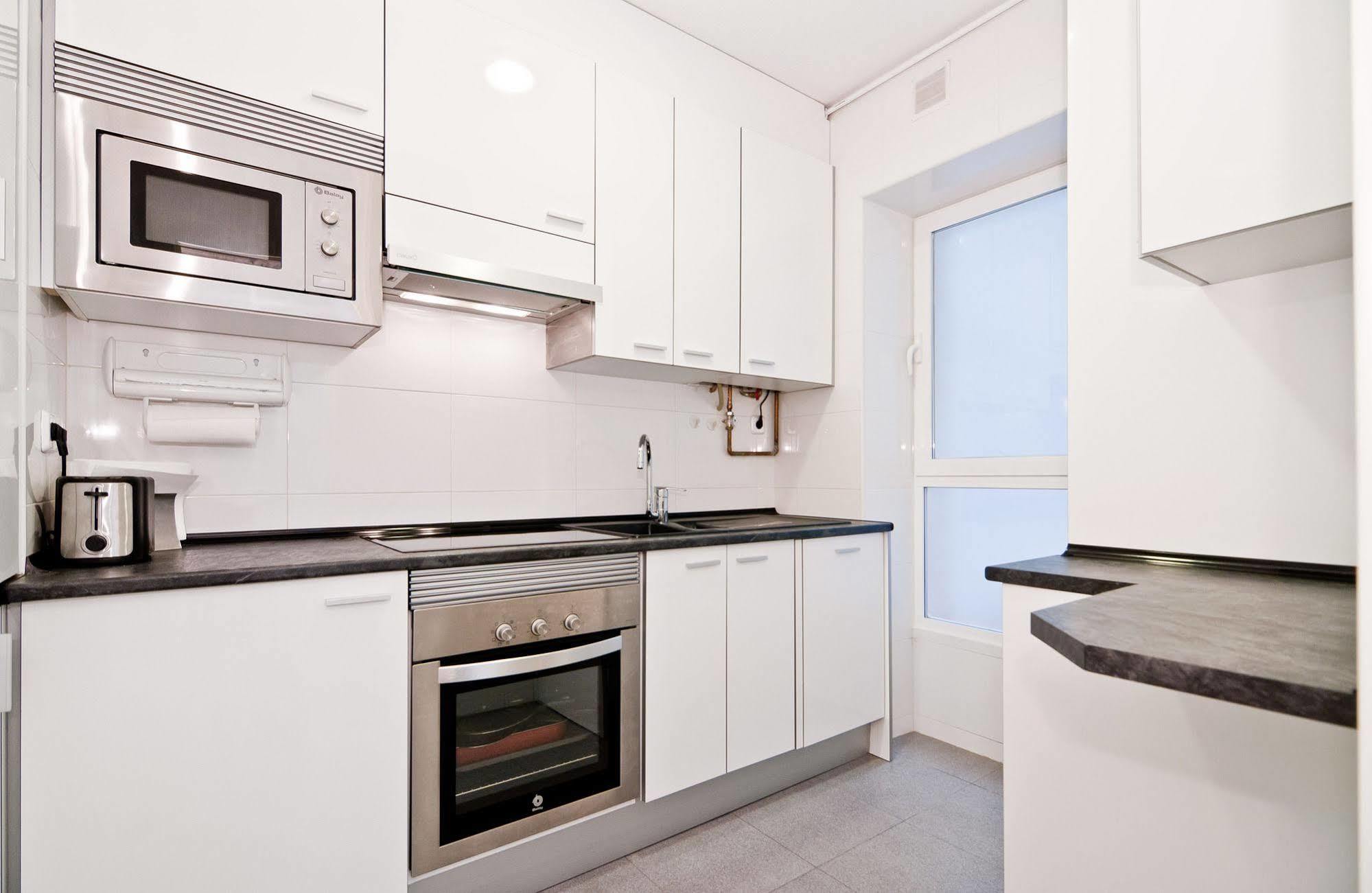 Apartamento Retiro Madrid Bagian luar foto
