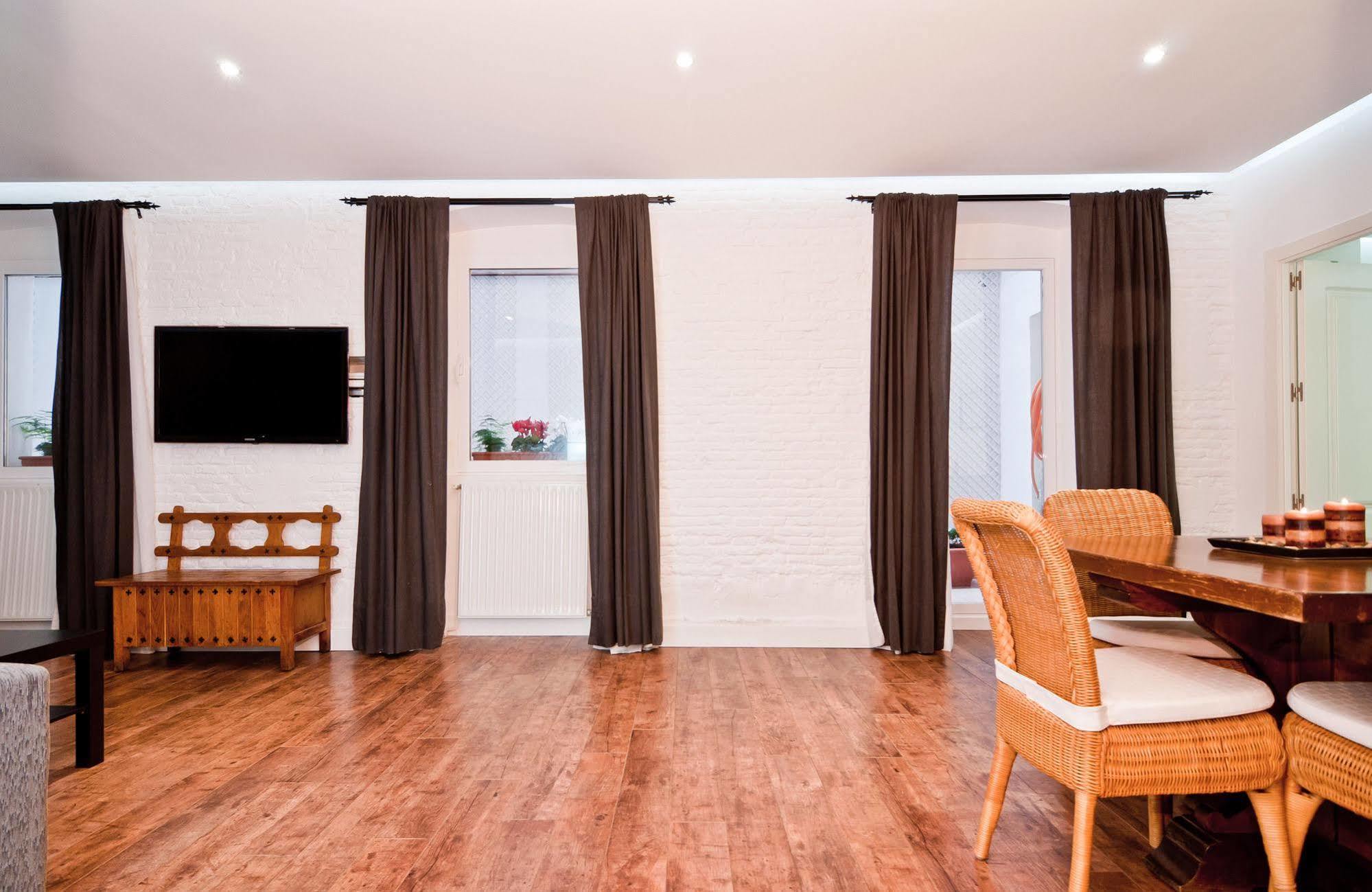 Apartamento Retiro Madrid Bagian luar foto