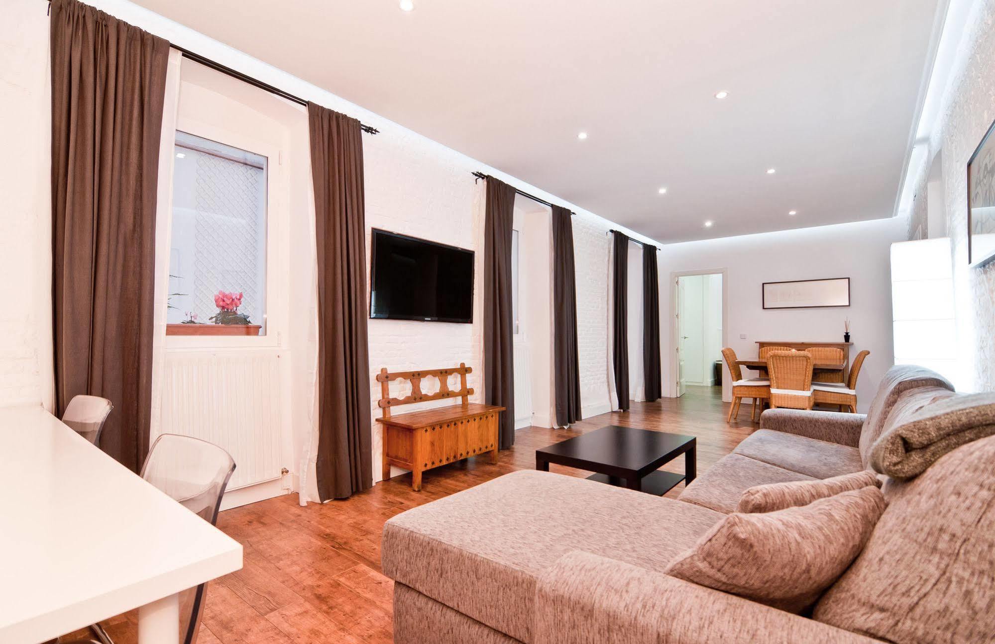 Apartamento Retiro Madrid Bagian luar foto