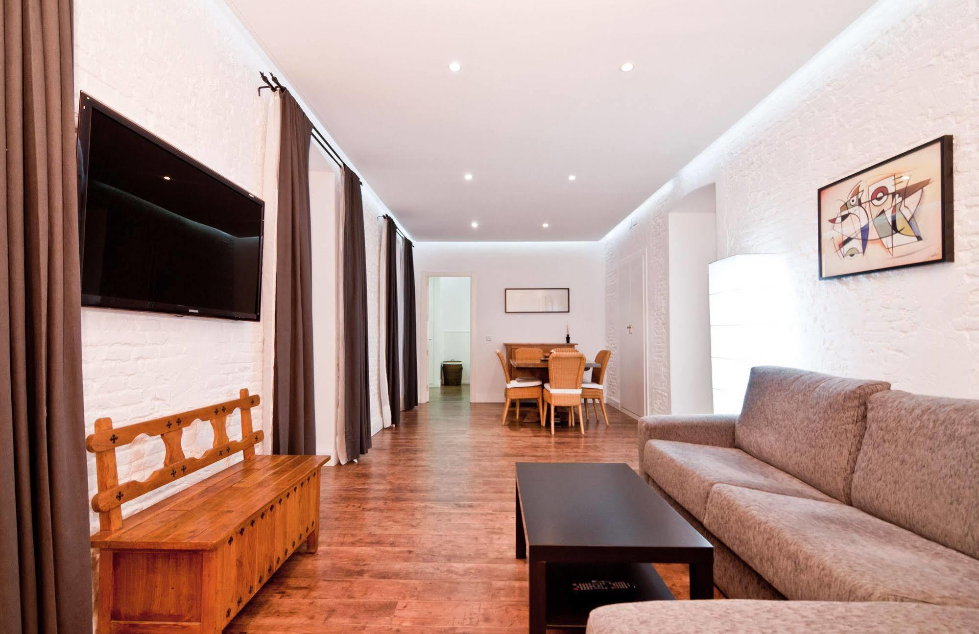 Apartamento Retiro Madrid Bagian luar foto