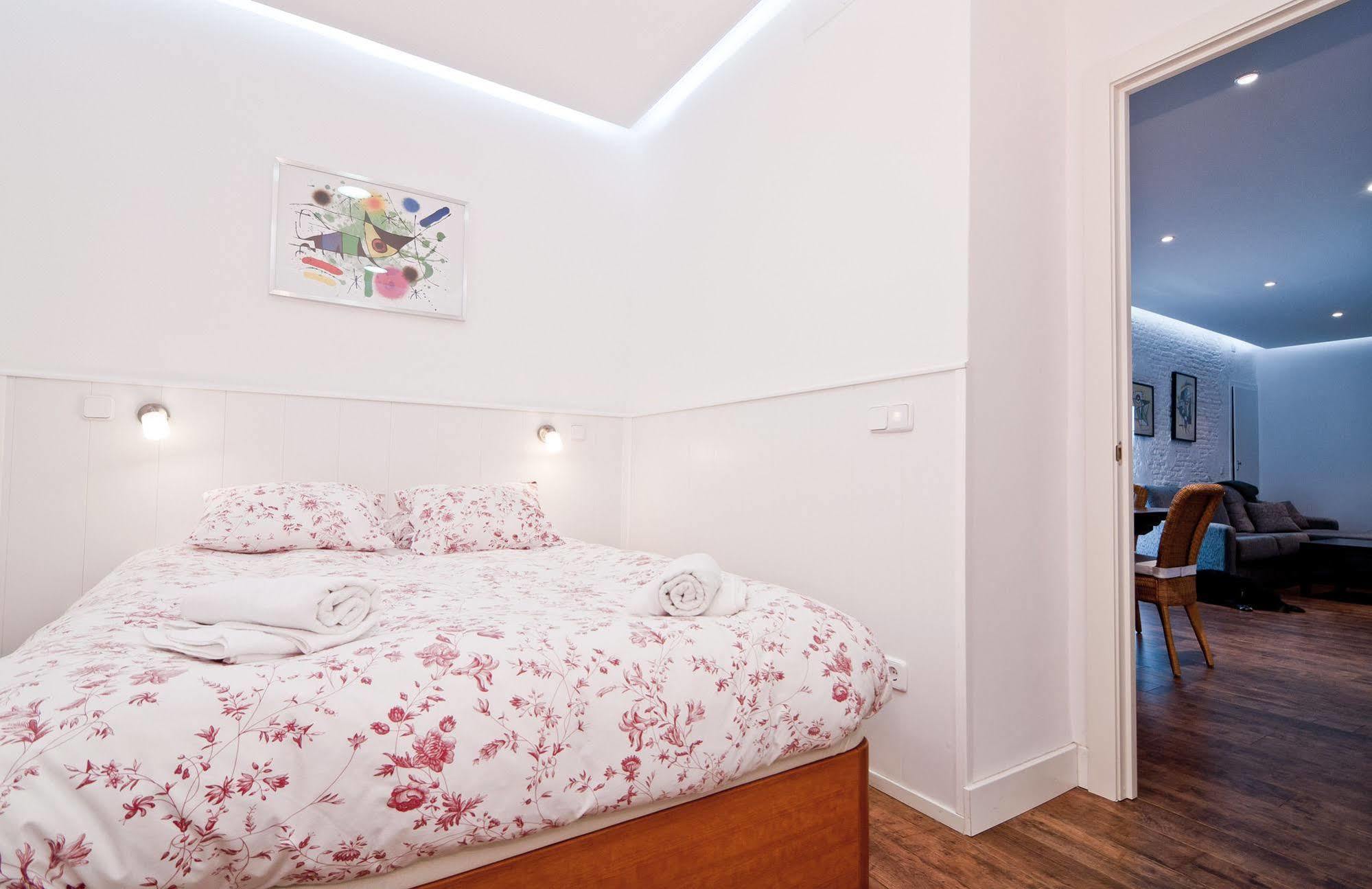 Apartamento Retiro Madrid Bagian luar foto