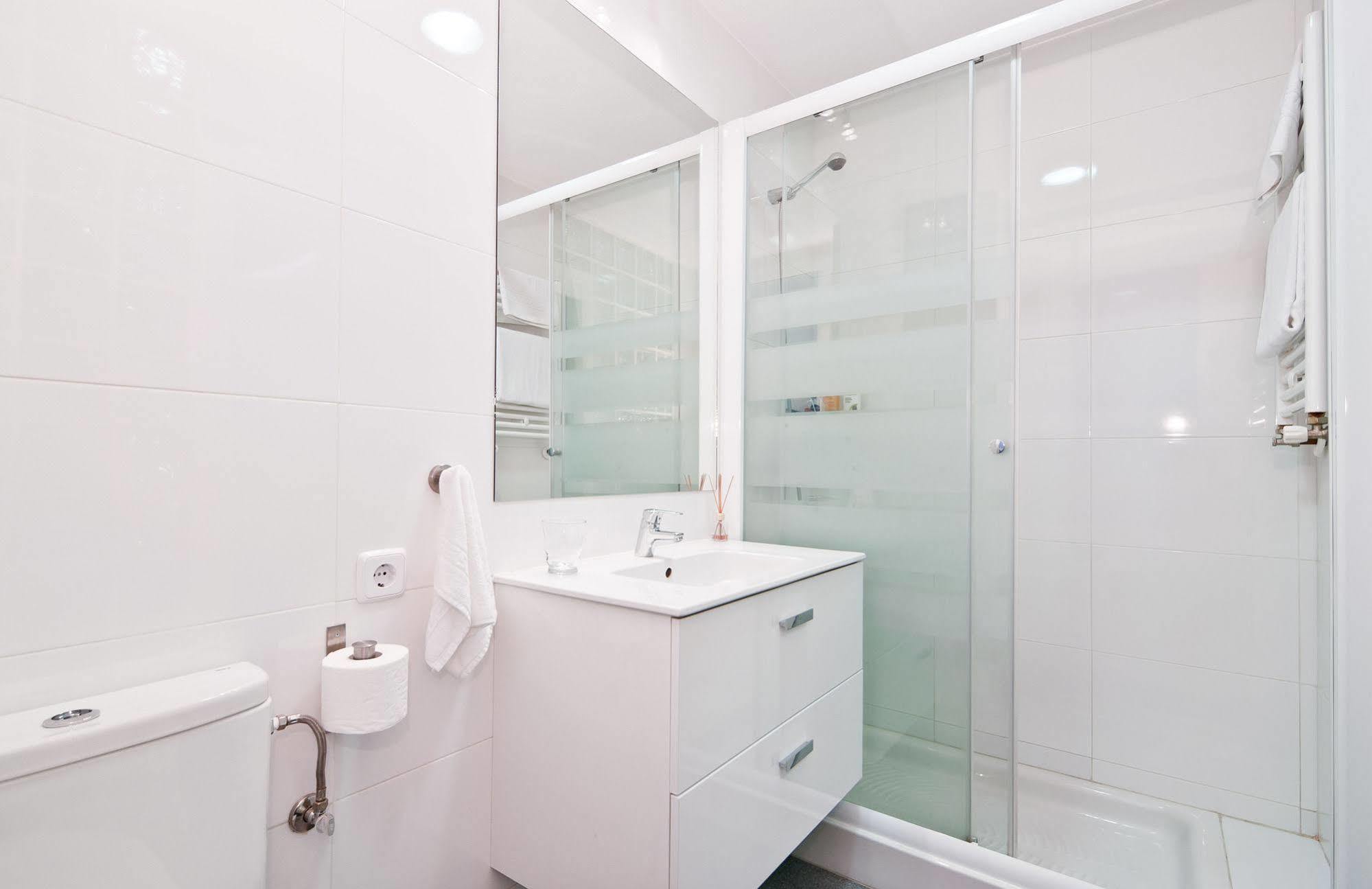 Apartamento Retiro Madrid Bagian luar foto