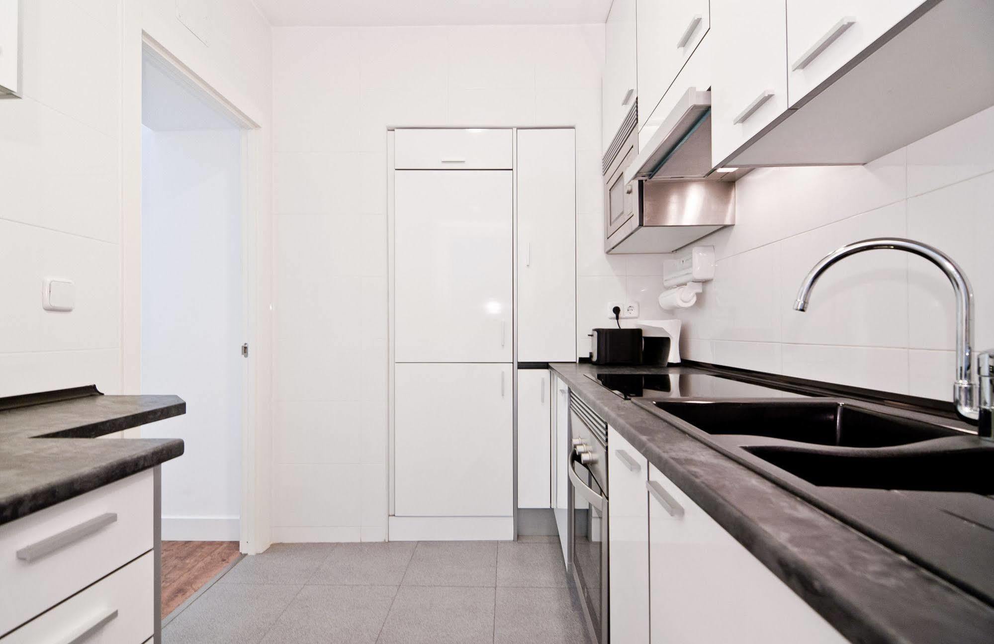 Apartamento Retiro Madrid Bagian luar foto